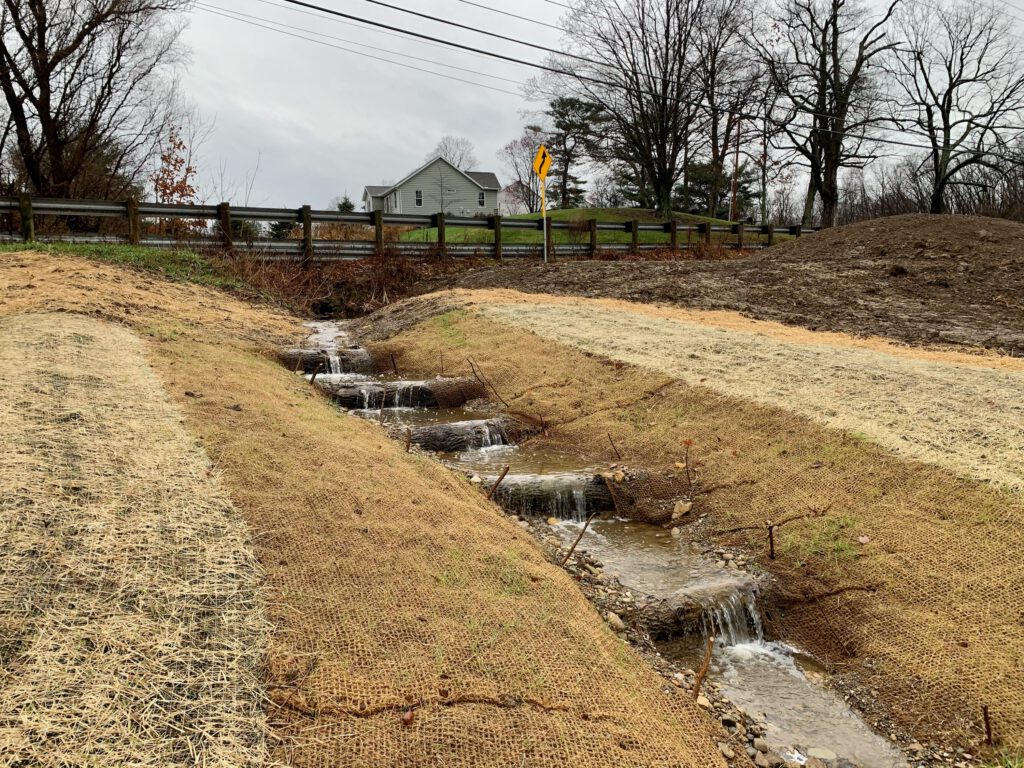 Log cascade scaled stream restoration